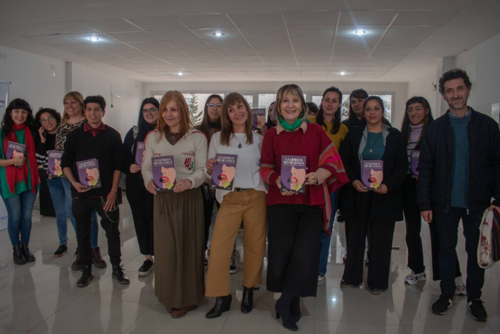 presentacion libro la lengua no se calla de norma loto