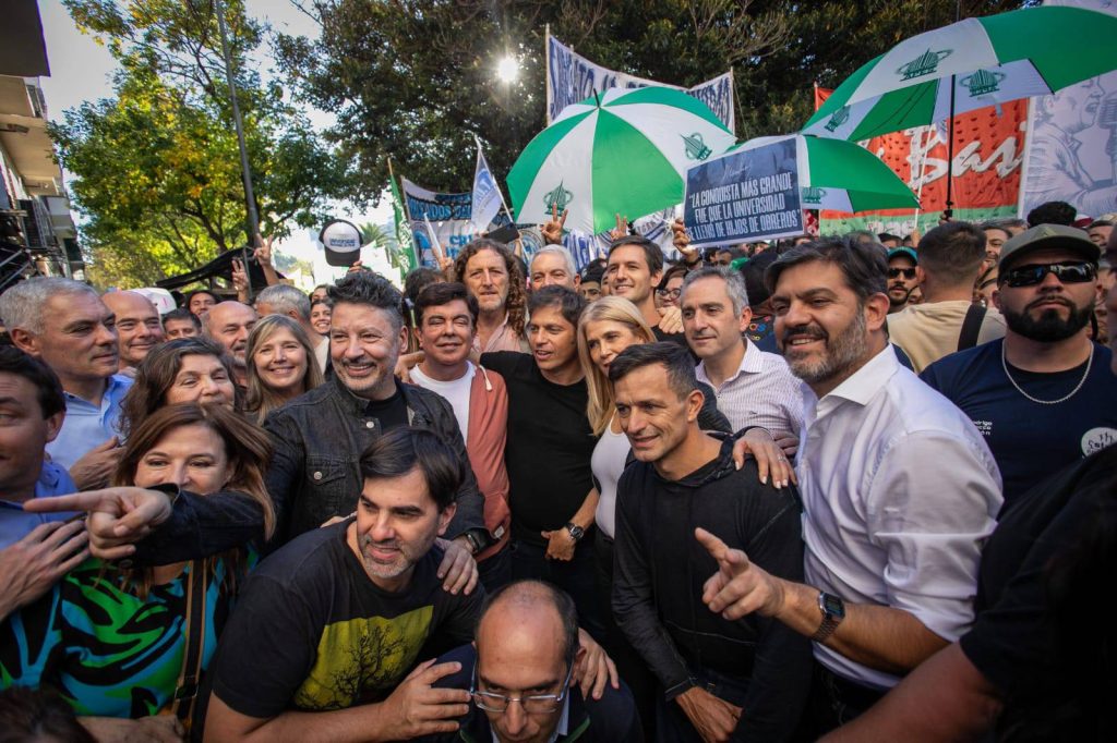 Marcha universitaria en defensa de la educación pública Axel Kicillof, Verónica Magario, Fernando Espinoza
