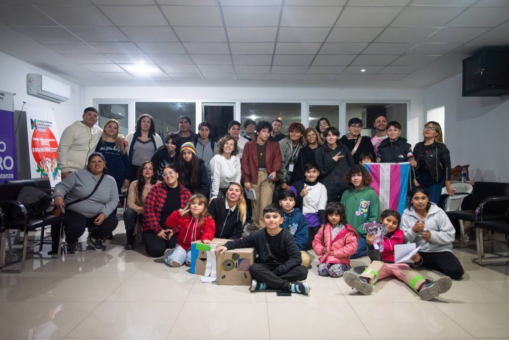 Merienda niñeces y adolescencias travesti-trans y sus familias