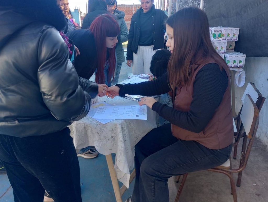 Taller de gestión menstrual con estudiantes del colegio La Salle