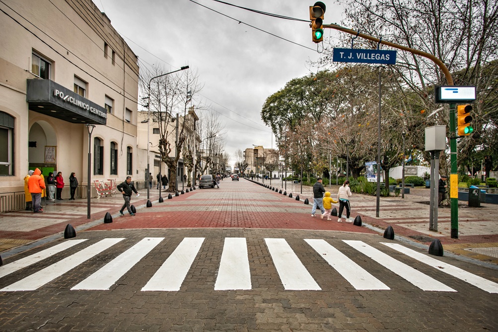 Espinoza inaugura nueva semipeatonal en San Justo