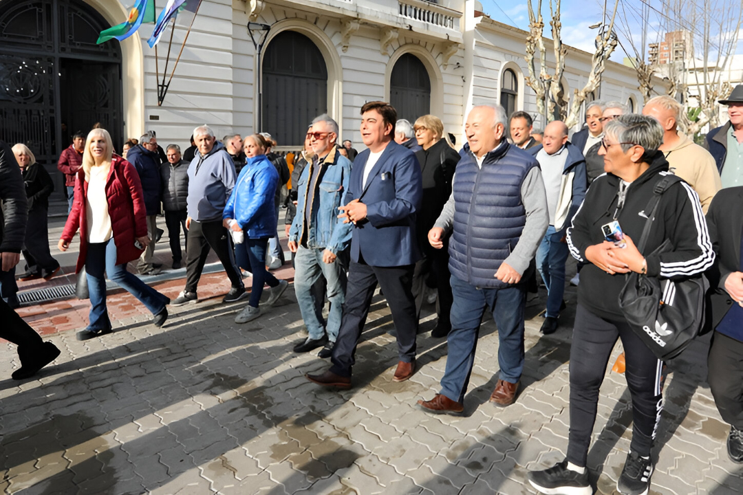 Espinoza inaugura nueva semipeatonal en San Justo