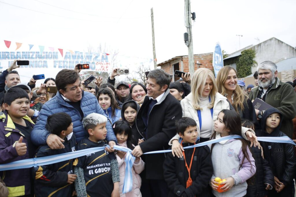 Espinoza, Kicillof y Magario visitaron obras en La Matanza