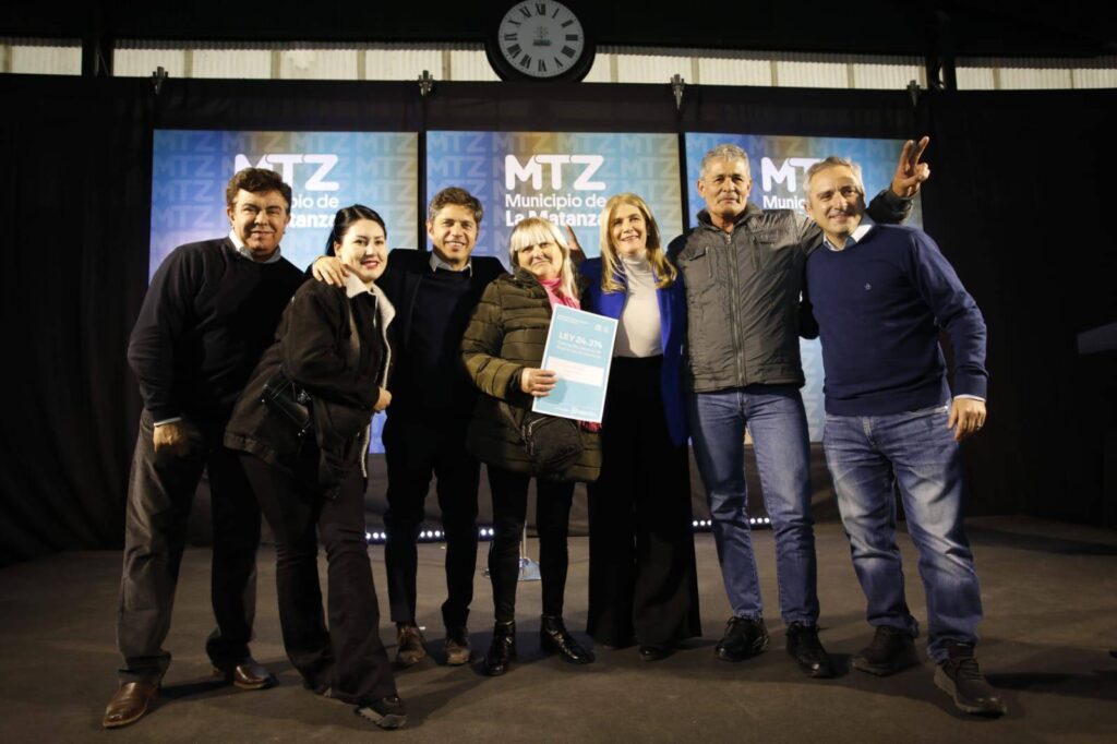 Espinoza, Kicillof y Magario visitaron obras en La Matanza