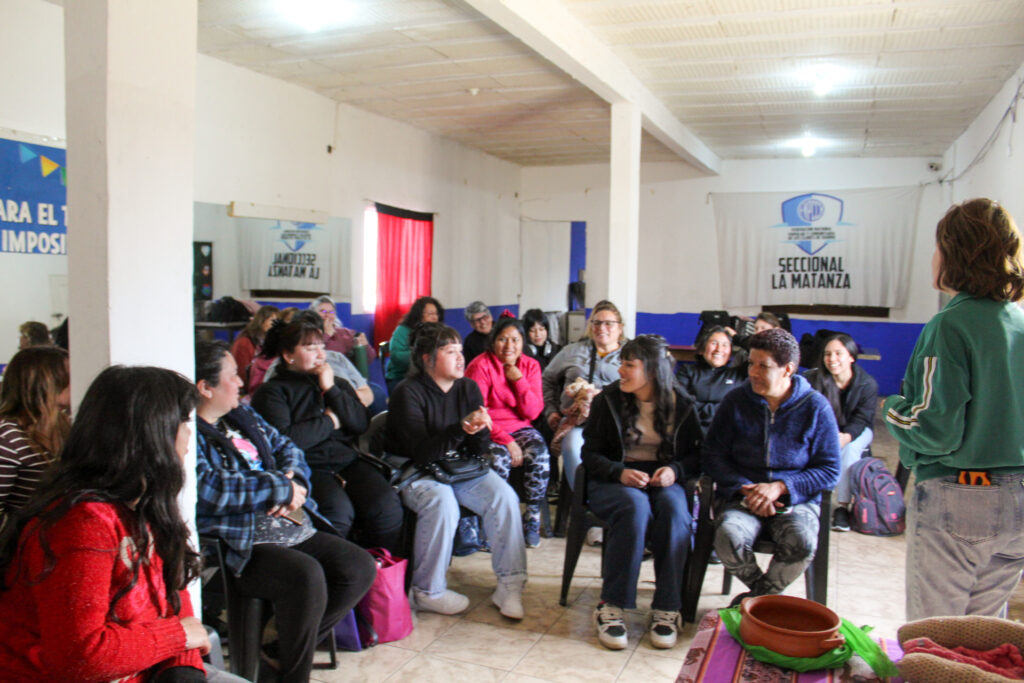 Taller Gestión Menstrual en el CENS N° 456 de Laferrere