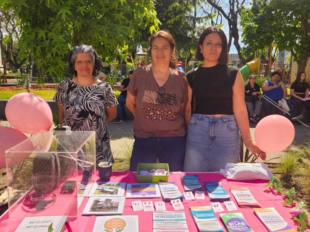 Jornada de concientización sobre el cáncer de mama en la Plaza San Justo
