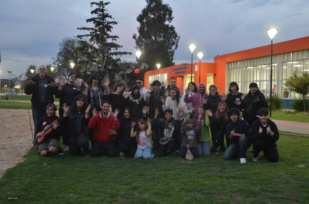 Festejo Día de la Primavera con niñeces e adolescencias trans en el Polideportivo Balestrini