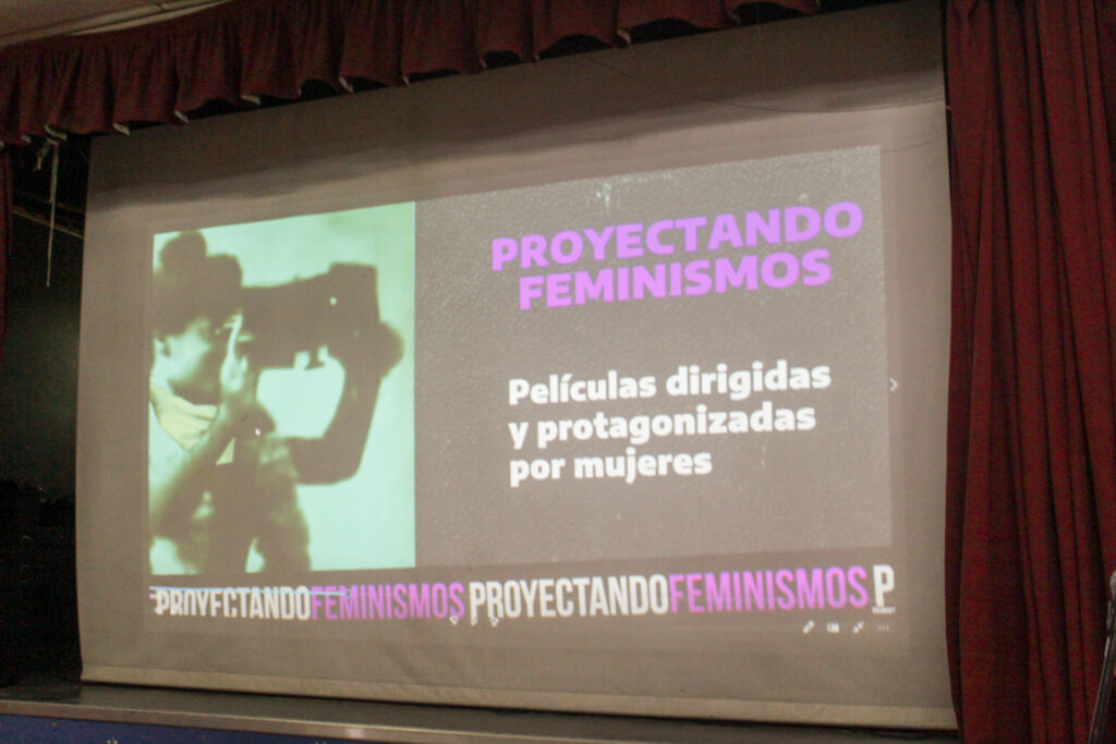 Proyección documental Las Muchachas, de Alejandra Marino
