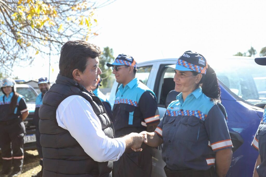 Fernando Espinoza otorgó un nuevo aumento a las trabajadoras y trabajadores municipales