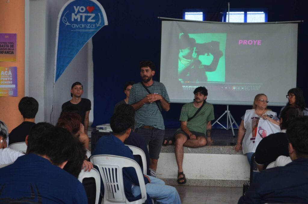 Proyección cine debate en escuela técnica, en el marco de los 16 Días de Activismo contra las Violencias de Género