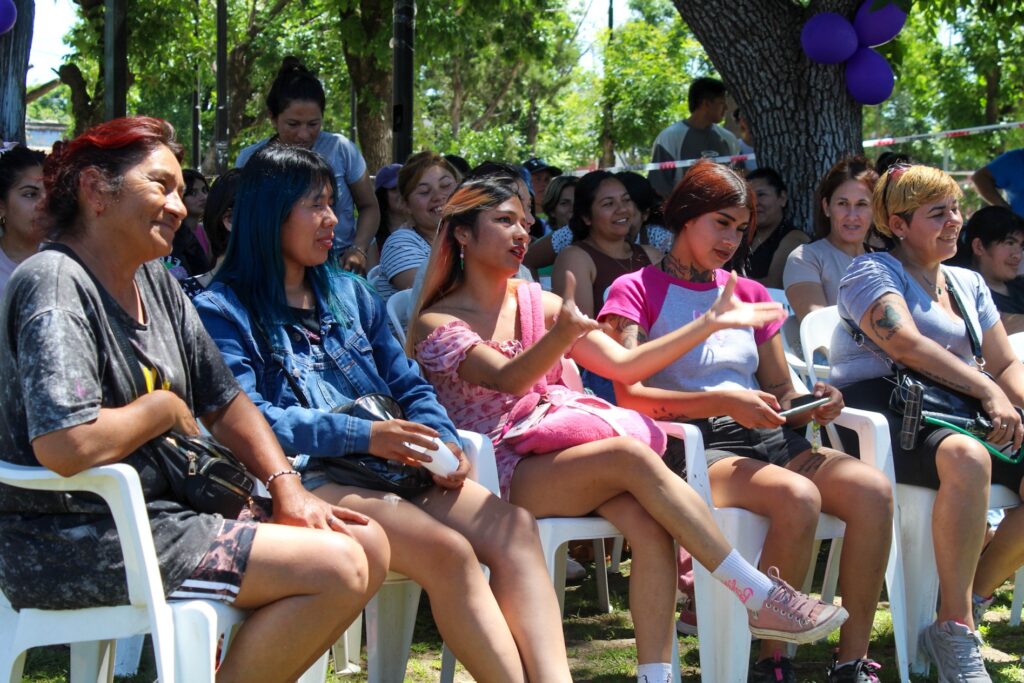 Taller de Gestión Menstrual en la Plaza Oro Verde - 16 Días de Activismo contra las Violencias de Género 2025