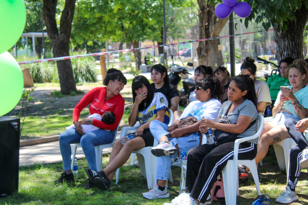 Taller de Gestión Menstrual en la Plaza Oro Verde - 16 Días de Activismo contra las Violencias de Género 2025