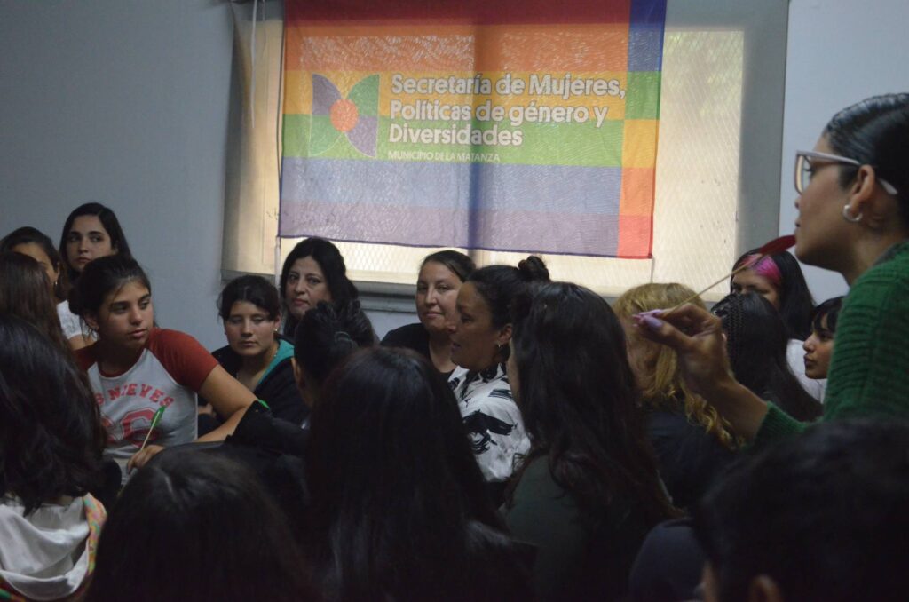 Taller Noviazgos Sin Violencias en el CAM, en el marco de los 16 Días de Activismo contra las Violencias de Género