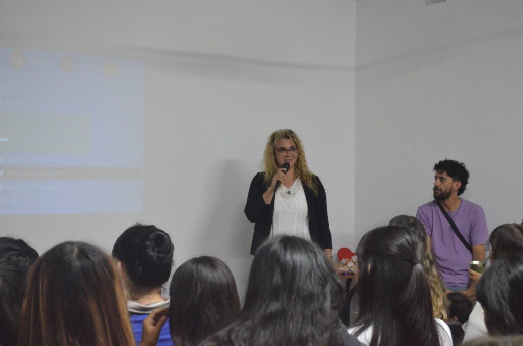 Taller Noviazgos Sin Violencias en el CAM, en el marco de los 16 Días de Activismo contra las Violencias de Género