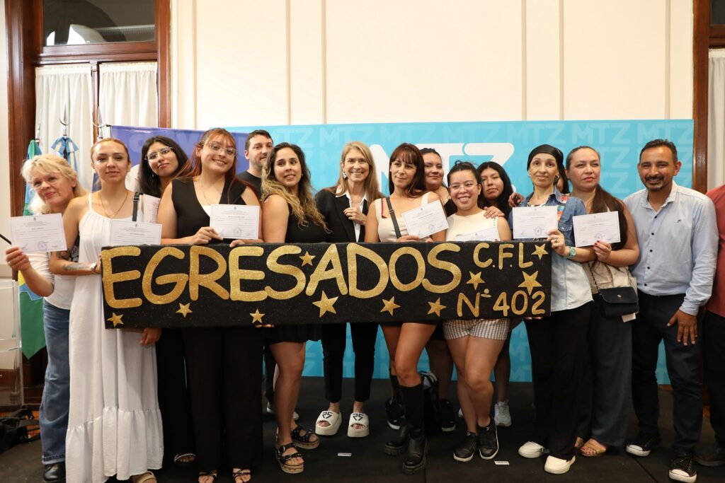 Entregan certificados a graduados y graduadas de los Centros de Formación Profesional de La Matanza