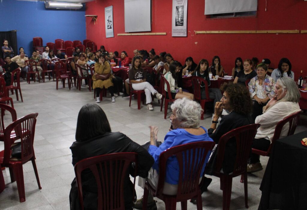 Proyección del documental Noble Igualdad, en el Centro Santos Discépolo, González Catán, La Matanza. Historia de la Ley de Cupo Femenino