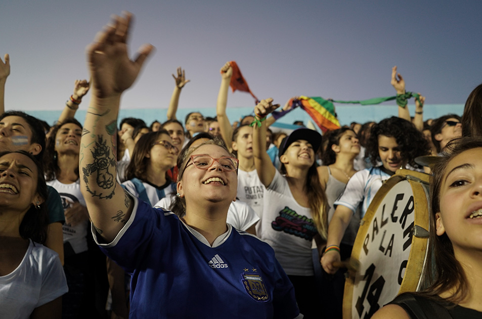 Documental Un juego Propio, cine debate en el Polideportivo Balestrini