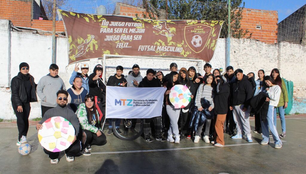 Nuestra jugada, jornada prevención violencia en noviazgos, con Envión Uniendo Barrios en Casanova