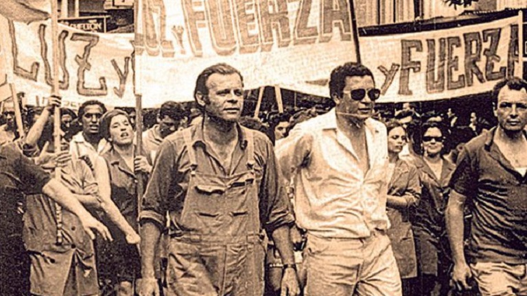 Agustín Tosco y compañía al frente de una de las marchas del Cordobazo.